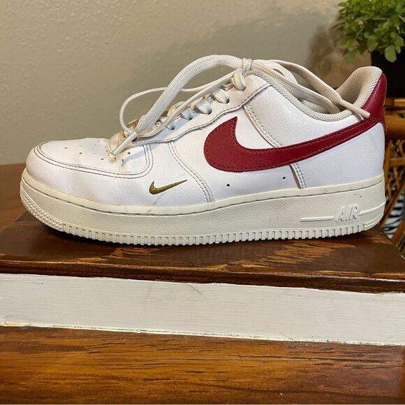 Nike Air Force 1 Essential Low Women’s Sneakers White Gym Red CZ0270-104 Size 8 - Picture 5 of 12